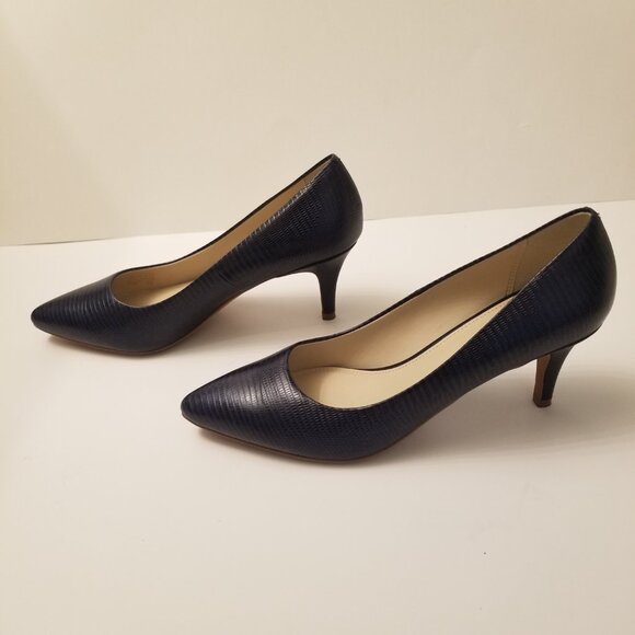 Cole Haan Navy Blue Leather  Heels  size 8.5 - Picture 4 of 6